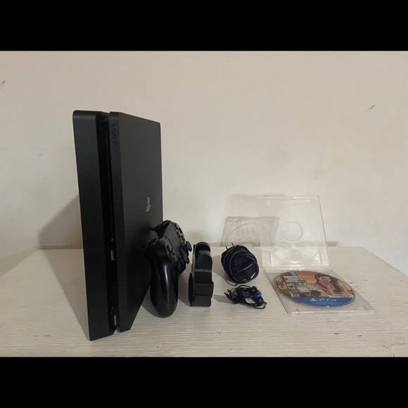 Used Slim PlayStation 4 - Picture 3 of 6